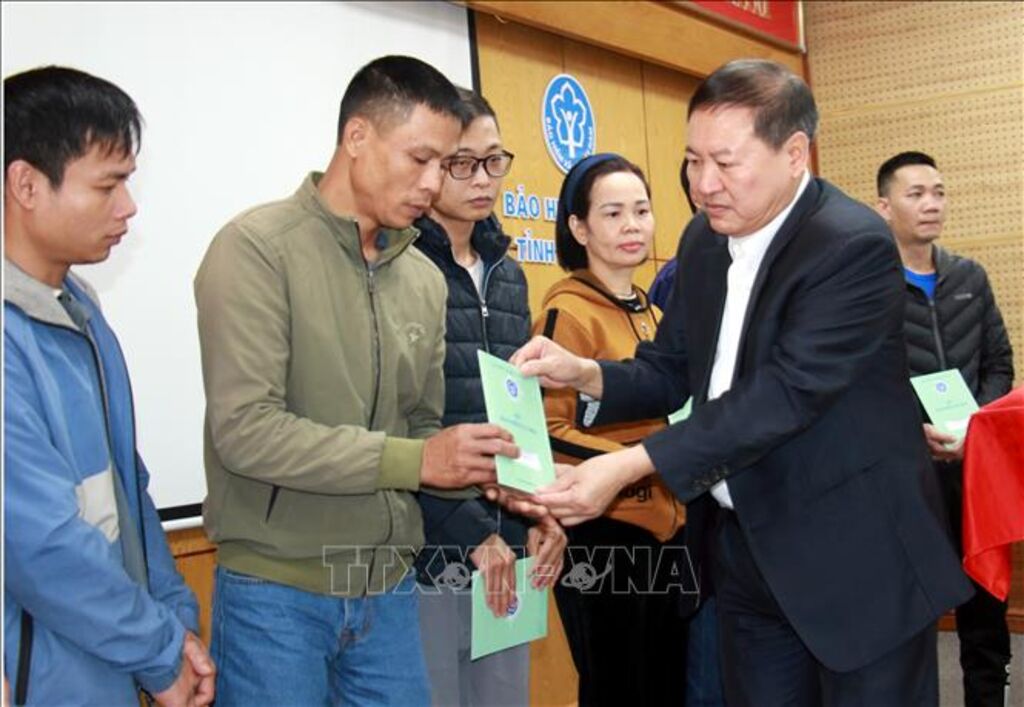 trao tặng BHXH thiện nguyện